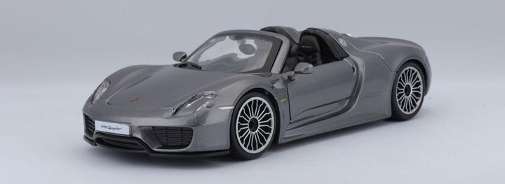 Actual product image Bburago Porsche 918 Spyder 1:24 Grey