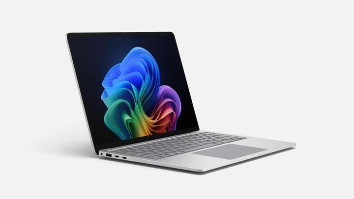 Produktbild Microsoft Surface Laptop 7 for Business (13.80", Intel Core Ultra 5 238V, 32 GB, 256 GB, CH)