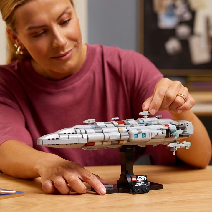 Actual product image LEGO Sternkreuzer Heimat Eins (75405, LEGO Star Wars)