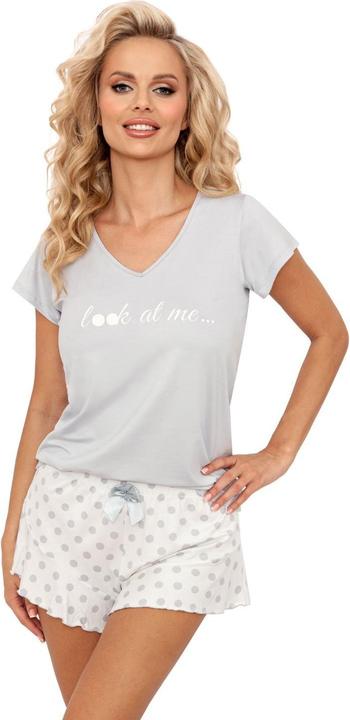 Donna Pyjama model
