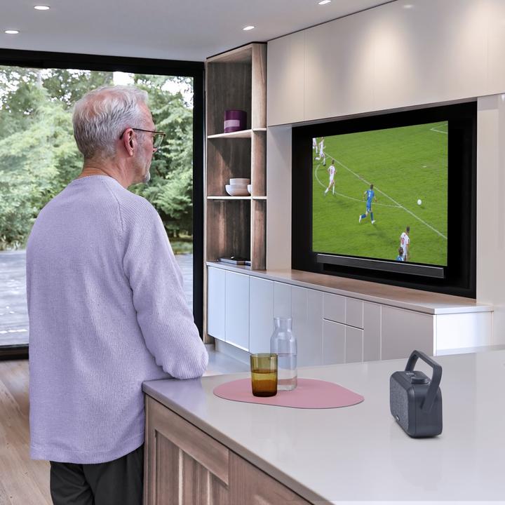 Immagine prodotto Hama Lautsprecher für Fernseher, 2,4-GHz-Station + Bluetooth®, tragbar, stereo (18 h, Porta USB)