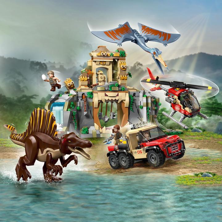 Actual product image LEGO Spinosaurier & Quetzalcoatlus: Hubschrauber-Einsatz (76976, LEGO DC)