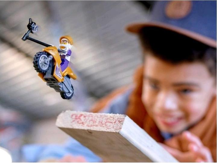 Actual product image LEGO Selfie stunt bike (60309, LEGO City)