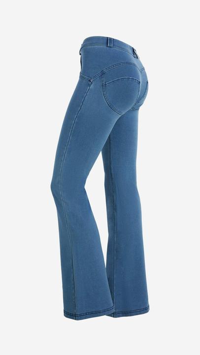 Light blue-seams on tone