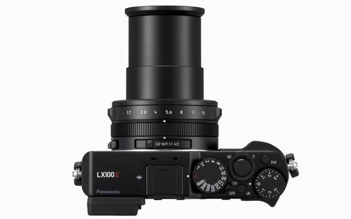 Immagine prodotto Panasonic Lumix DC LX100 II (24 - 75 mm, 17 Mpx, Micro Four Thirds)