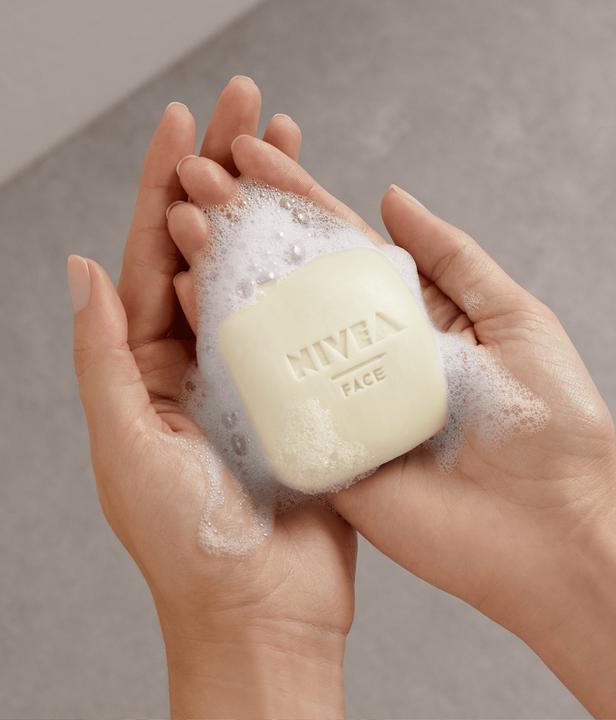 Actual product image NIVEA Magic Bar Sensitive (Oils)