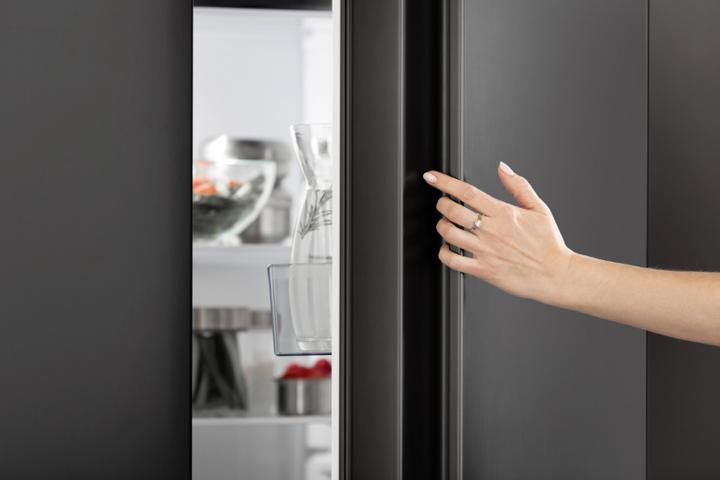 Actual product image Hisense RS711N4AFE - Amerikaanse Koelkast - Zwart (550 l)
