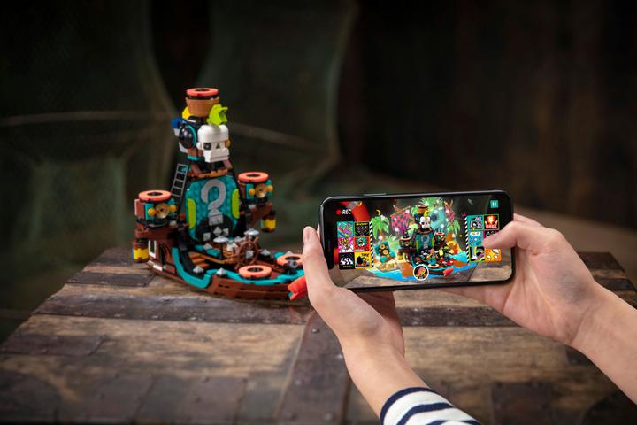 Actual product image LEGO Punk Pirate Ship (43114, LEGO Vidiyo)