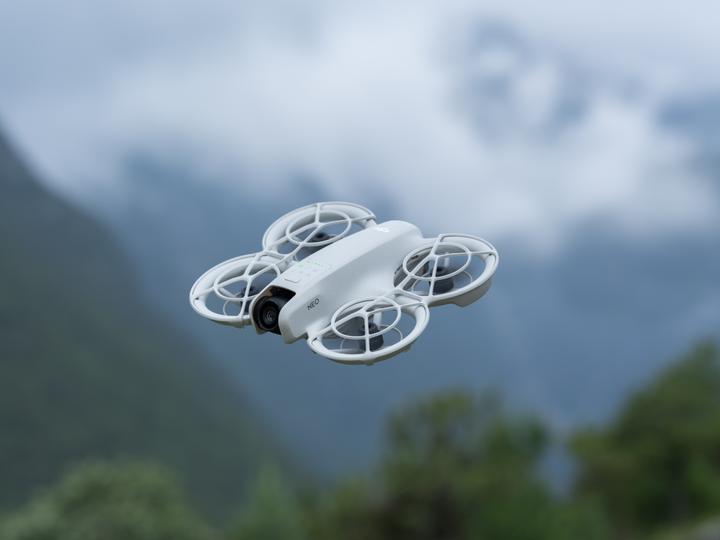 Image du produit DJI Neo (18 min, 135 g, 12 Mpx)