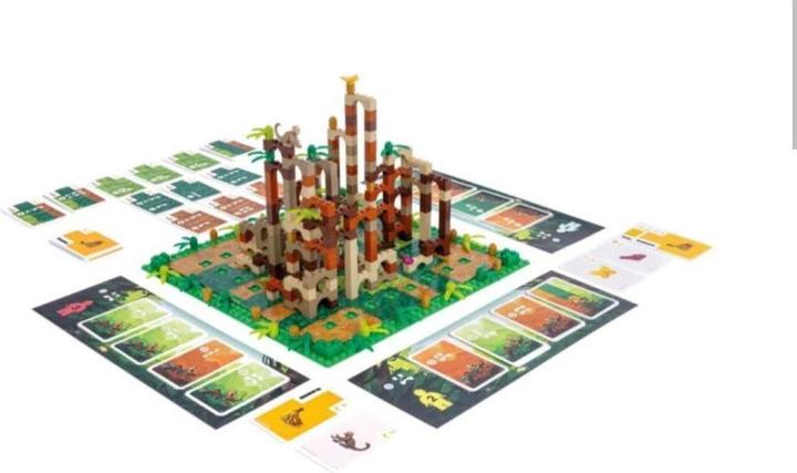 Actual product image LEGO Monkey Palace (German)