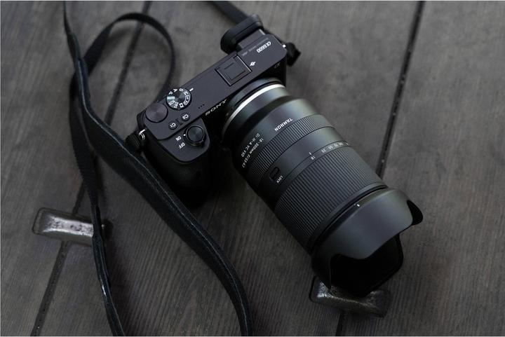 Actual product image Tamron 18-300mm f/3.5-6.3 Di III-A VC VXD, Sony E (EU) (Sony E, APS-C / DX)