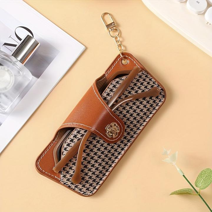 Produktbild Only-Bags.Store Einfaches Brillenetui aus PU-Leder mit Kette - modernes und minimalistisches Design für Tragbarkeit