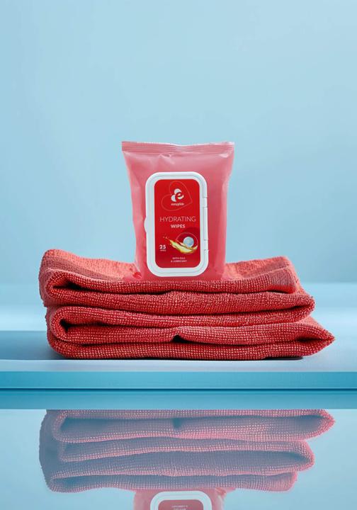 Actual product image EasyGlide Hydrating Wipes with Lubricant and Oils (Intimate wipes)
