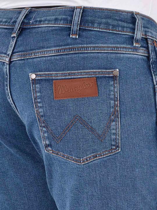 Actual product image Wrangler 10019500 (W32/L30)