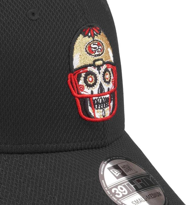 Actual product image New Era 39Thirty Stretchfit Diamond NFL Sugar Skull (S, M)