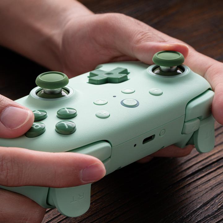 Actual product image 8bitdo Ultimate 2C Wireless (peach/light yellow, for Windows & Android) (Windows, Android)