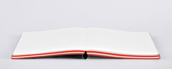 Actual product image Nuuna Notebook Graphic L On-Off 22 x 16.5 cm, Dot, Red/White (22 x 16.5 cm, Dotted, Soft cover)
