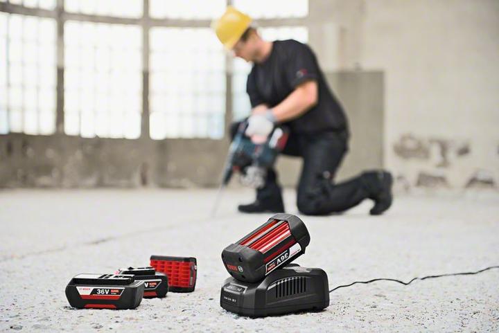 Productafbeelding Bosch Professional Batterij + lader GBA 36V 2x6.0Ah + GAL 3680 (36 V)