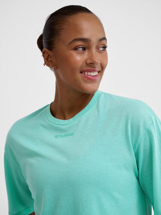 Actual product image hummel hmlMT VANJA BOXY SHORT T-SHIRT (XS)