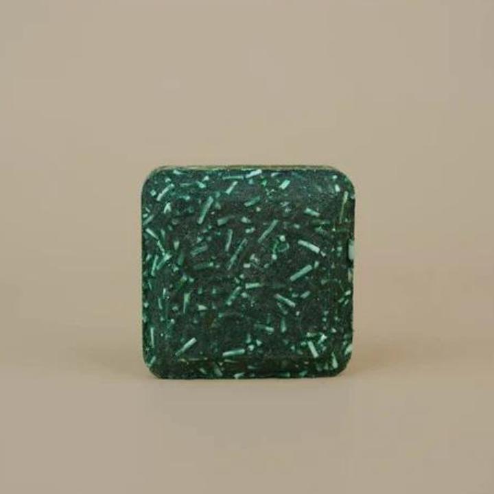 Actual product image Green Room Suds Colour Correction Green (Solid shampoo)