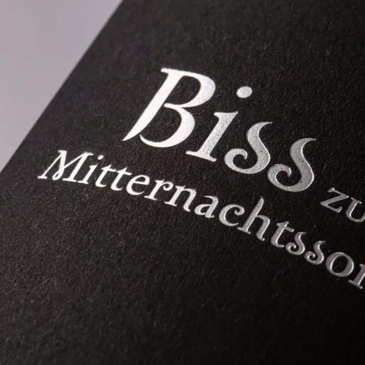 Produktbild Biss zur Mitternachtssonne (Bella und Edward 5) (Deutsch, Annette von der Weppen, Henning Ahrens, Alexandra Rak, Stephenie Meyer, 2020)
