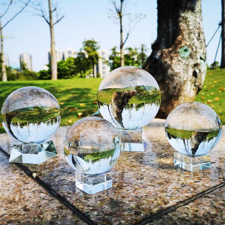 Actual product image Intirilife Glass ball with stand 80 mm