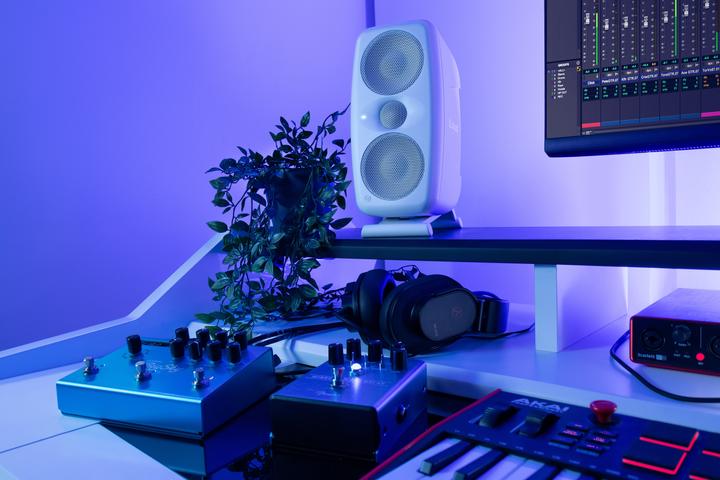 Image du produit IK Multimedia iLoud MTM MKII Pair - 100 watts actifs (Actif, Couples, 2x 100 W)