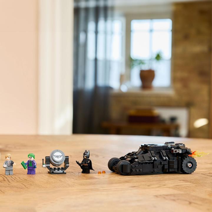 Actual product image LEGO Batman Tumbler vs. Two Face & The Joker (76303, LEGO DC)
