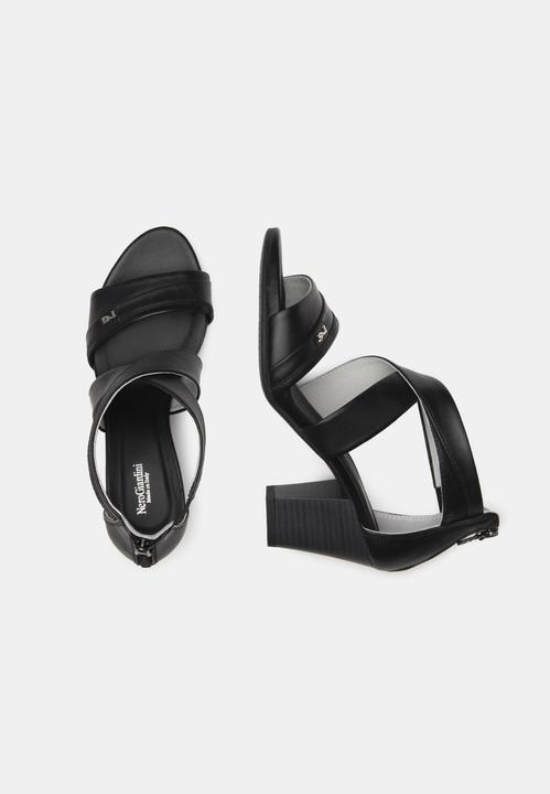 Actual product image Nero Giardini Sandalen (37)