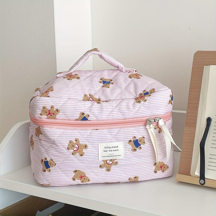 Produktbild Only-Bags.Store Kuschelige gesteppte Teddybär-Kosmetiktasche - perfekt für Reise oder Schule - weiches