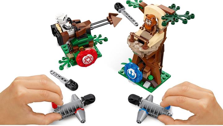 Actual product image LEGO Action Battle Hoth Generator Attack (75239, LEGO Star Wars)