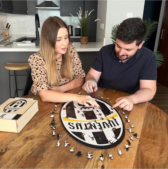 Produktbild Iconic Juventus FC - Retro Logo - Holz Puzzle Grösse M (270 Teile) (270 Teile)