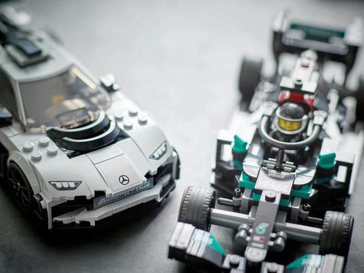 Image du produit LEGO Mercedes-AMG F1 W12 E Performance & Mercedes-AMG Project One (76909, LEGO Speed Champions)