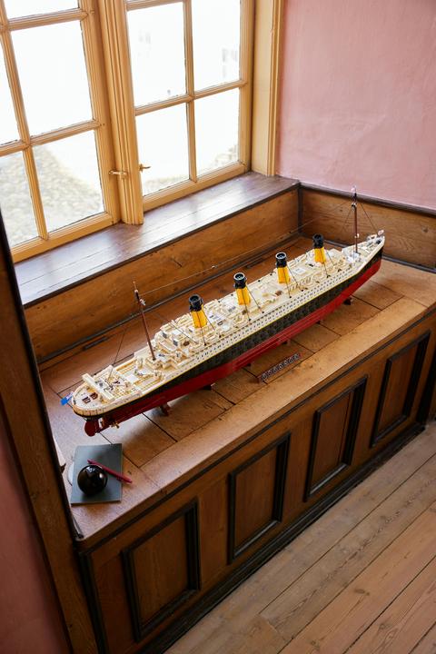 Actual product image LEGO Titanic (10294, LEGO Creator Expert, LEGO Rare Sets)