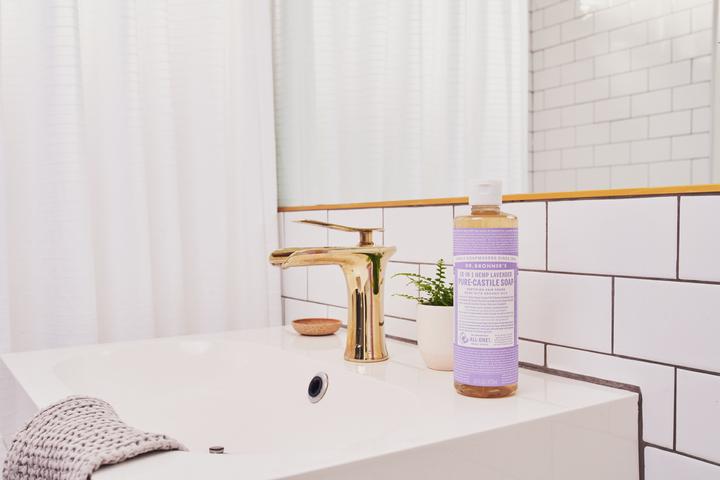 Actual product image Dr. Bronner's 18-IN-1 Lavender (Liquid soap, 475 ml)