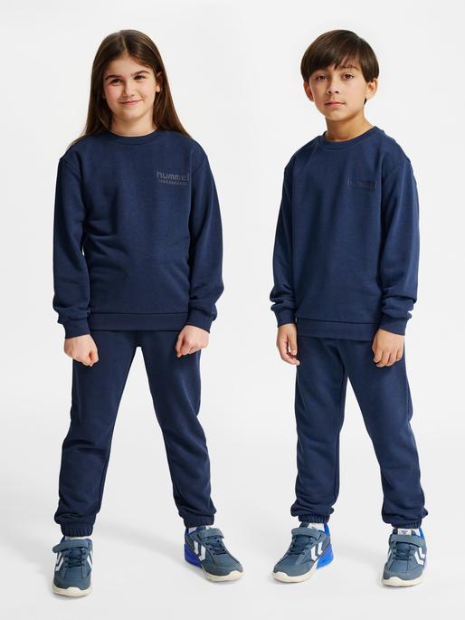 Actual product image hummel hmlJR BASE SWEAT SET (110)