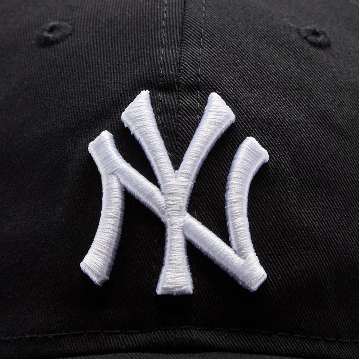 Actual product image New Era 9Twenty Casual Classics Cap - New York Yankees (One size)
