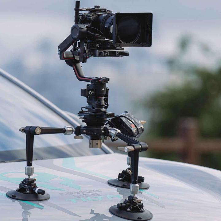 Immagine prodotto Tilta Sistema di montaggio articolato per auto Hydra (Accessori video vari)