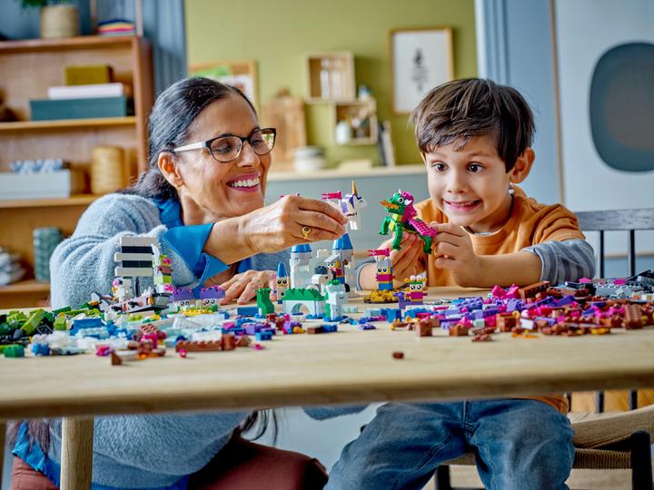 Image du produit LEGO Univers fantastique Kit de construction créatif (11033, LEGO Classic)