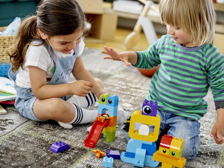 Actual product image LEGO DUPLO visitors from the Duplo Planet (10895)