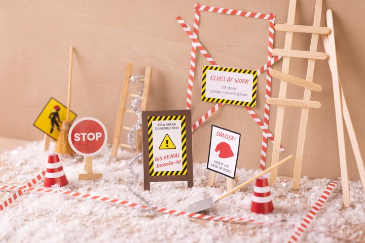 Immagine prodotto Creativ Company Mini utensili Porta degli elfi / Porta segreta di Babbo Natale Scena in costruzione