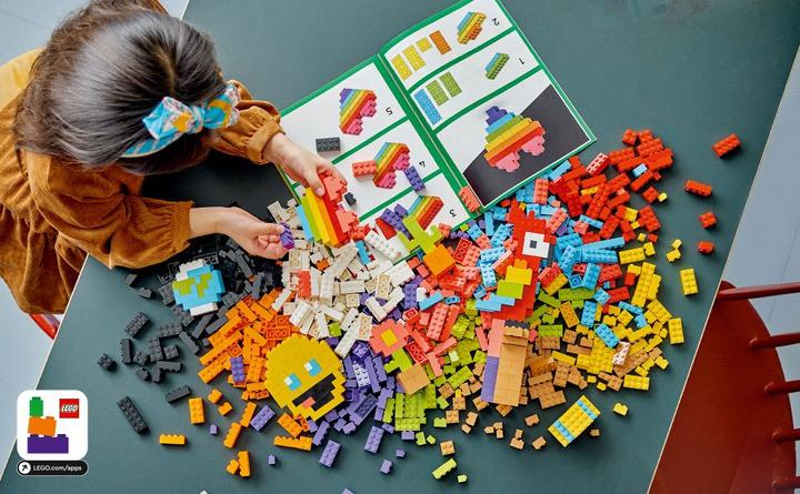 Actual product image LEGO Large creative building set (11030, LEGO Classic)