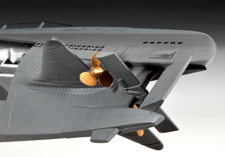 Actual product image Revell Submarine type XXI with interior