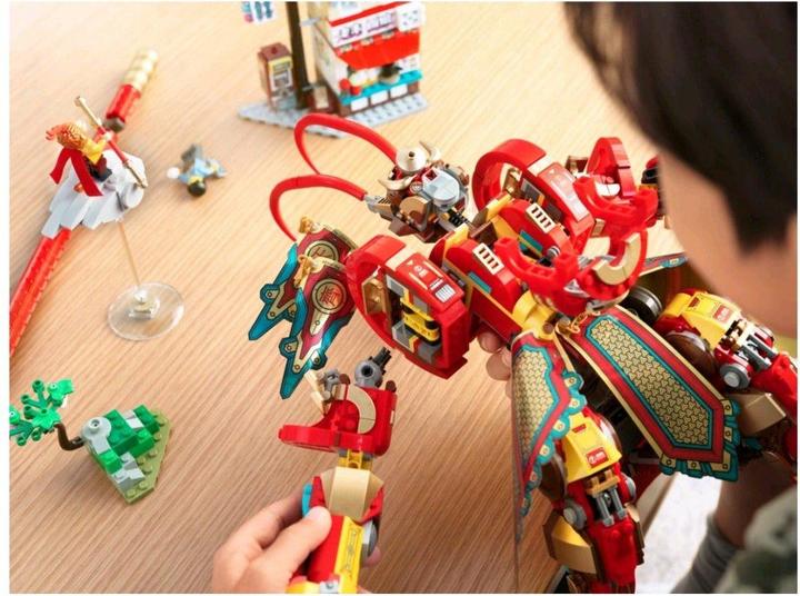 Actual product image LEGO Monkey King Mech (80012, LEGO Monkie Kid, LEGO Rare Sets)