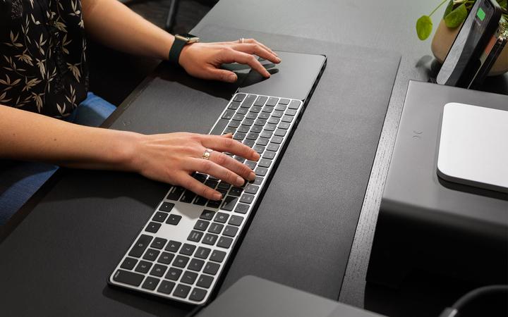 Produktbild TwelveSouth DeskPad (Wide)