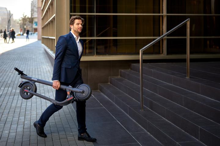 Image du produit Segway-Ninebot KickScooter E22D (20 km/h, 22 km, 300 W)