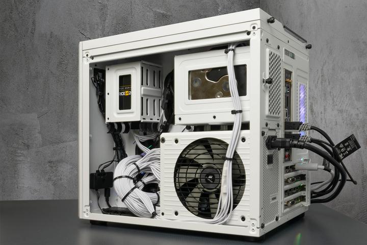 Actual product image Corsair Crystal 280X TG RGB (mATX)