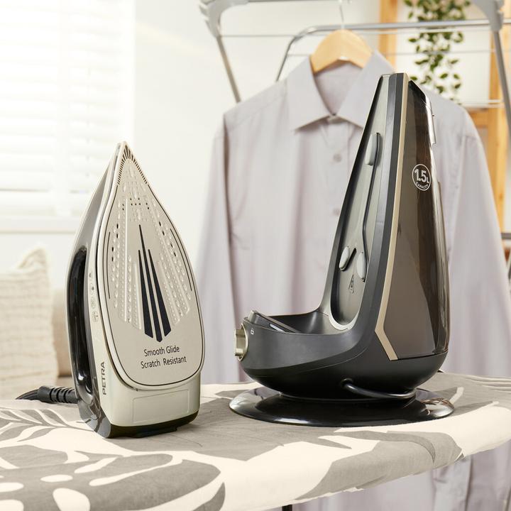 Produktbild Petra PF01483VDEEU7 2600W Steam Station Black and Platinum (2600 W)