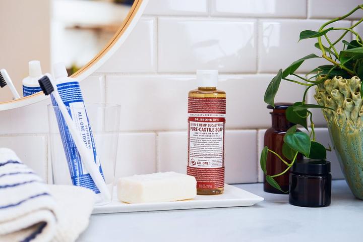 Actual product image Dr. Bronner's 18-IN-1 Eucalyptus (Liquid soap, 240 ml)