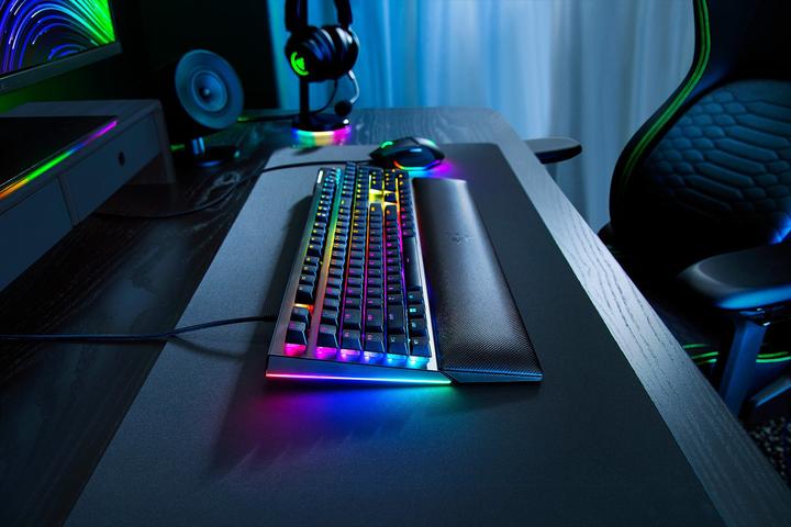 Produktbild Razer Blackwidow V4 (DE, Kabelgebunden)